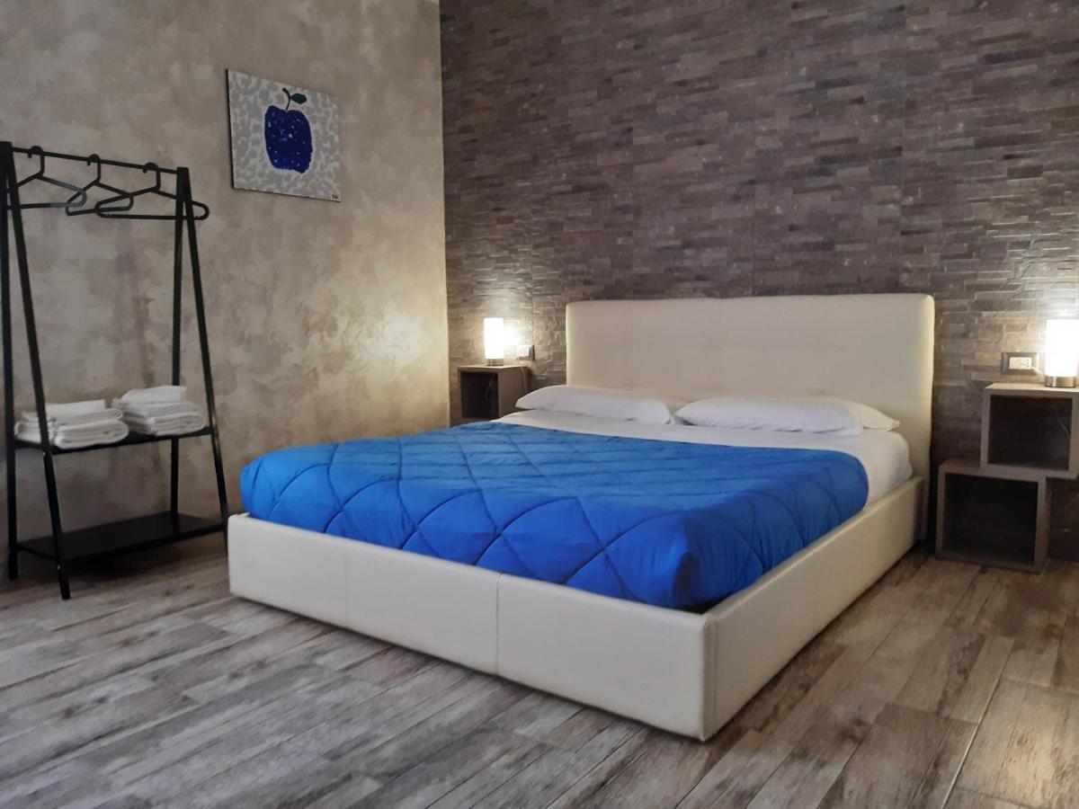 Apple Rooms Rome Airport Fiumicino Buitenkant foto A room at the hotel